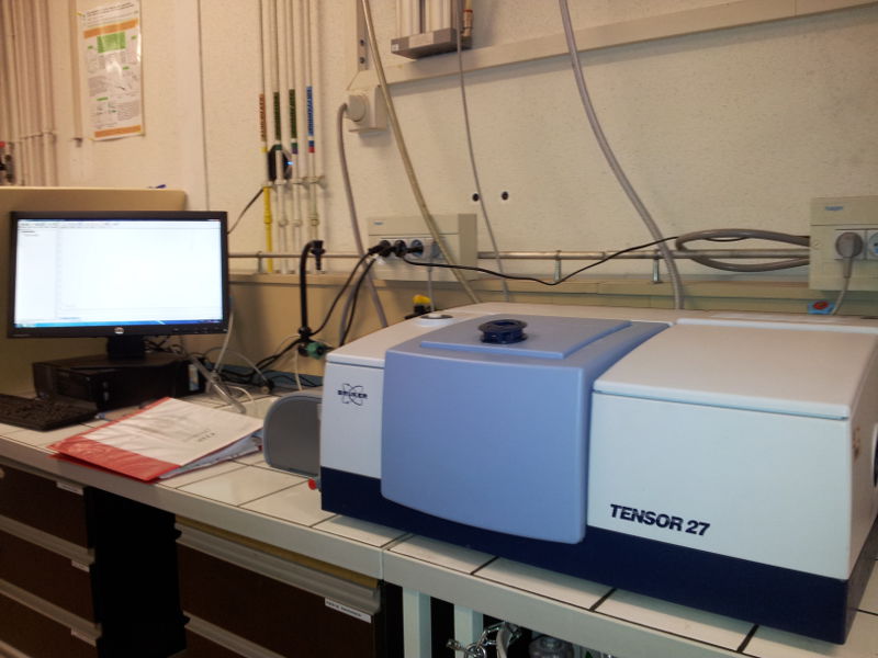 Spectromètre Infrarouge  à Transformée de Fourier  Bruker Tensor 27